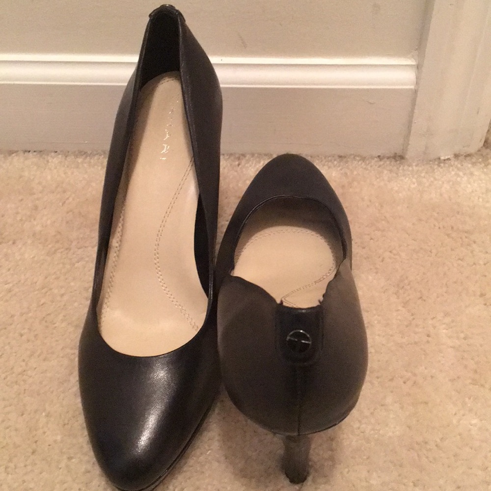 Black Tahari platform